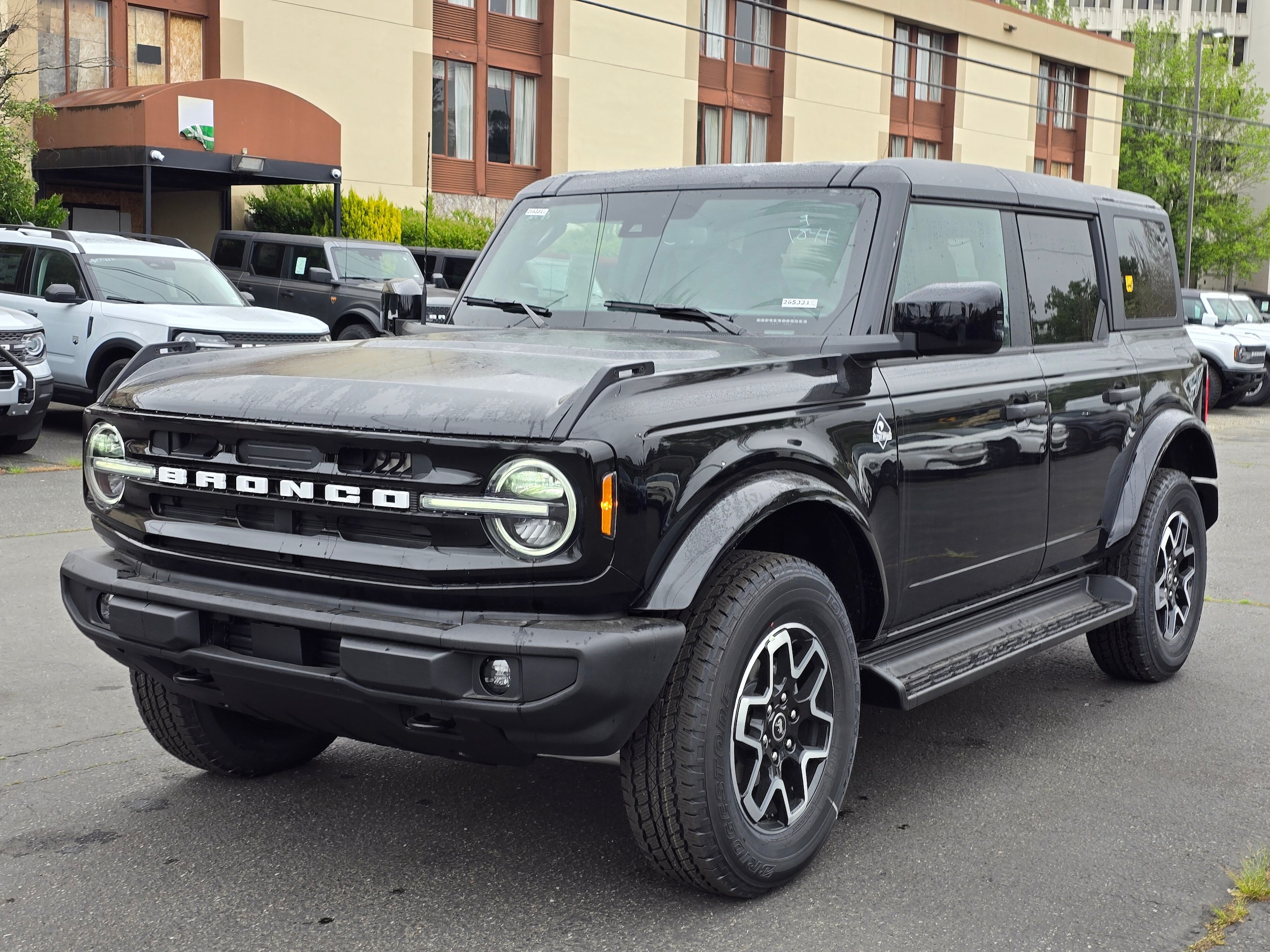 2026 Ford Bronco Outer Banks 4x4's photo