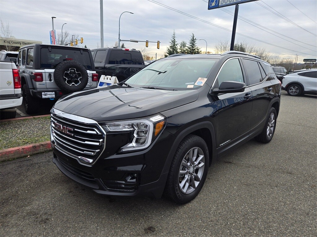 Used 2024 GMC Terrain SLT SUV