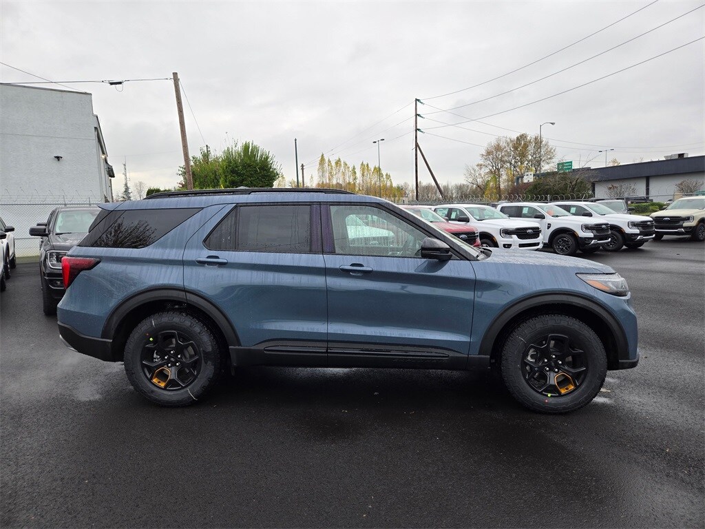 2026 Ford Explorer photo 3