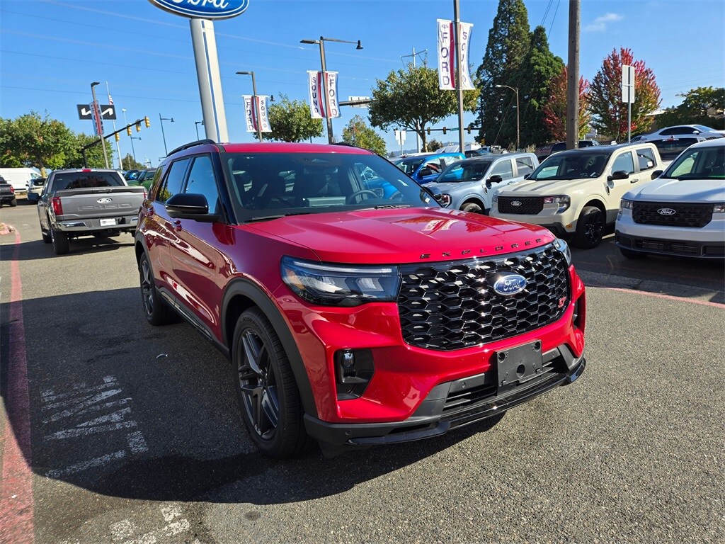 2025 Ford Explorer ST photo 2