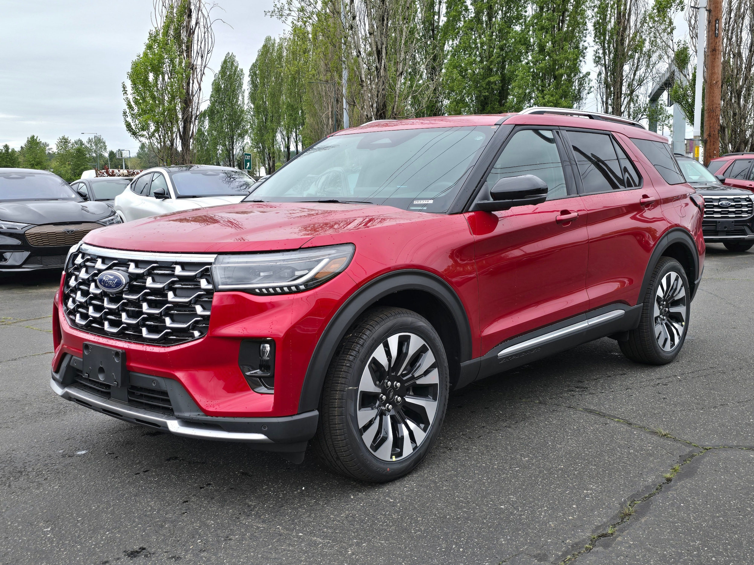 2026 Ford Explorer Platinum 4WD's photo
