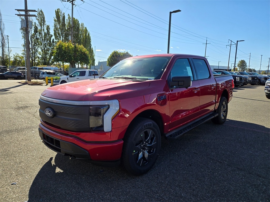 2025 Ford F-150 Lightning Flash's photo