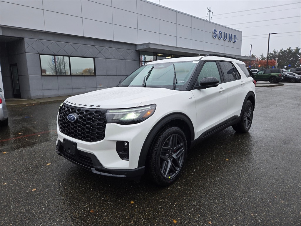 2026 Ford Explorer ST-LINE's photo