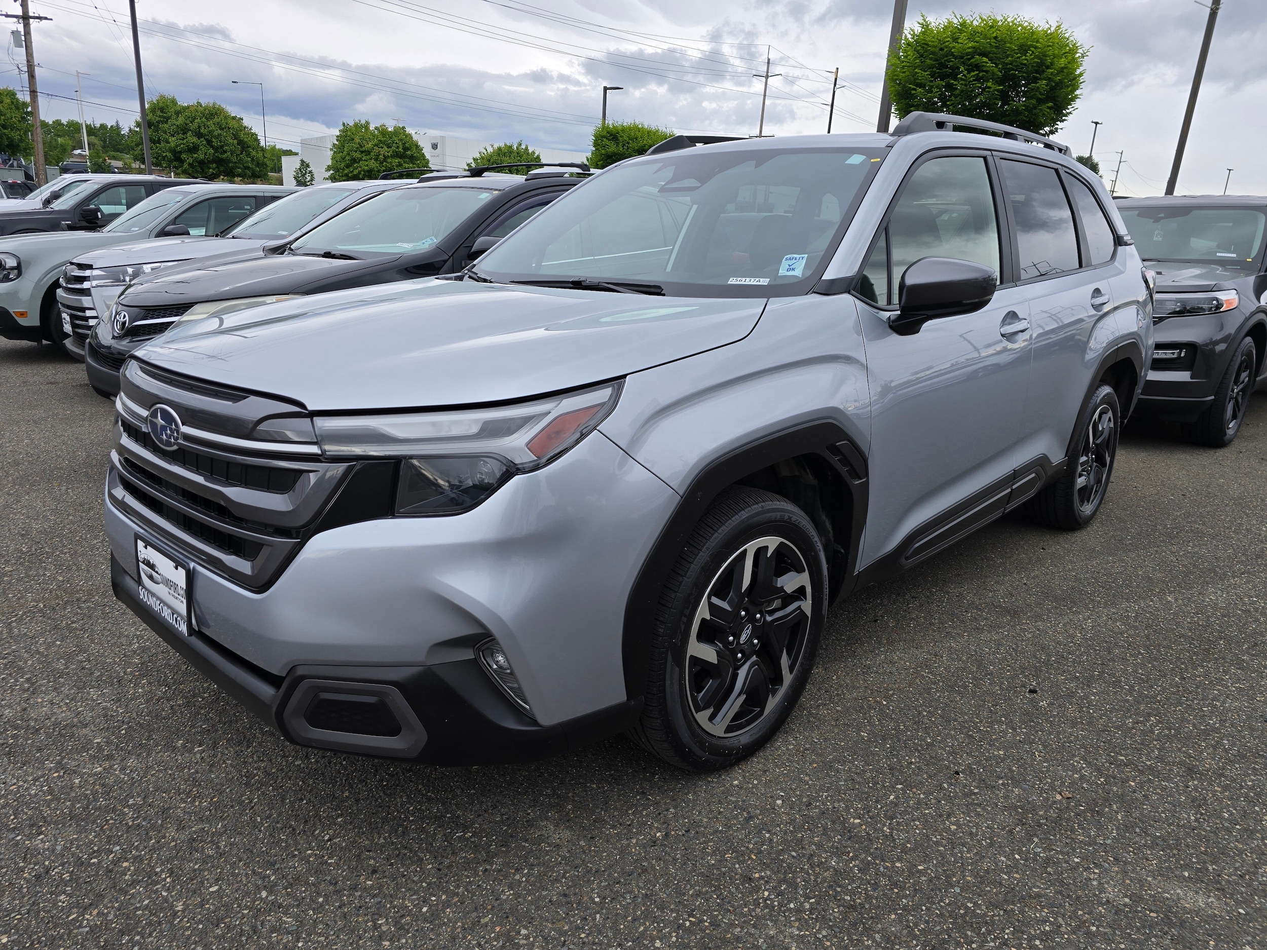 2025 Subaru Forester Limited's photo