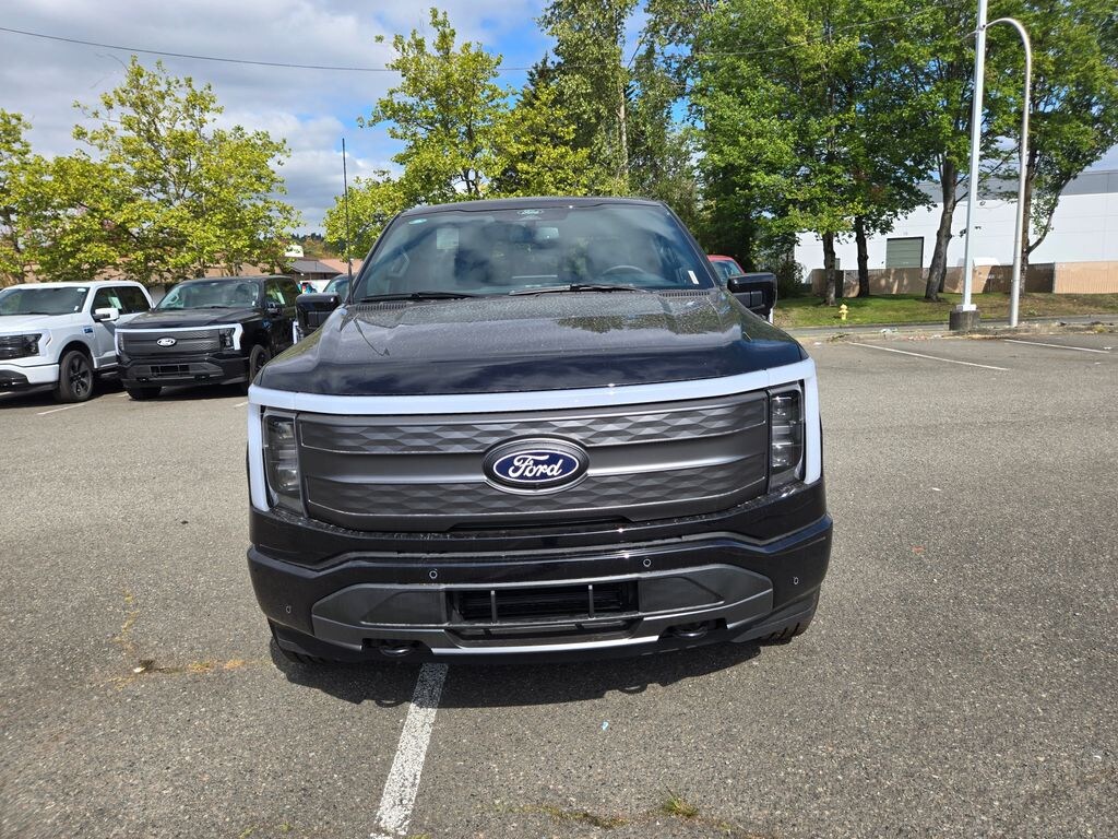 New 2025 Ford F-150 Lightning Lariat TRUCK