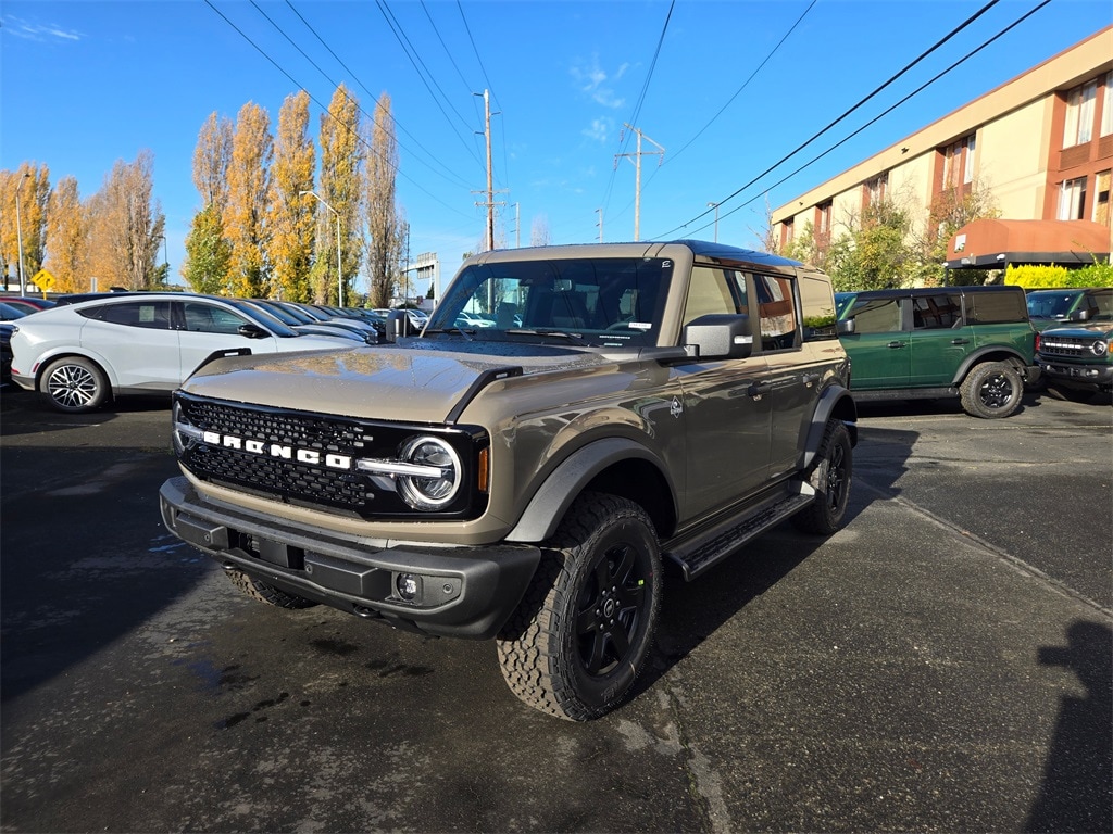 2025 Ford Bronco 4-Door Outer Banks's photo