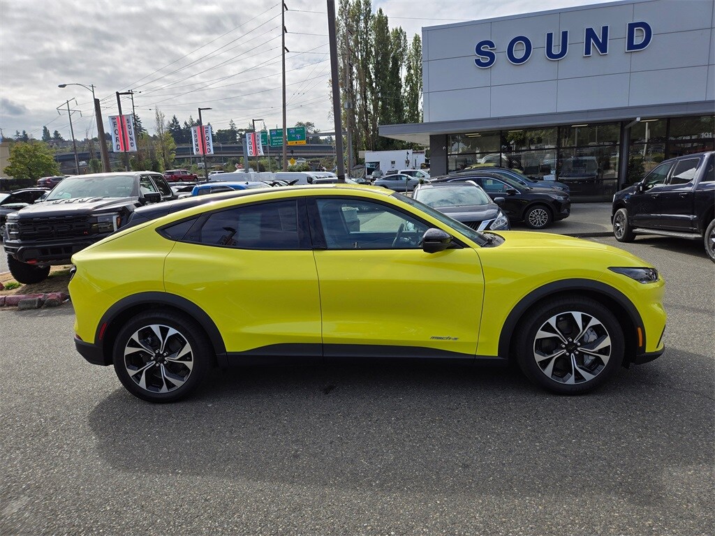 2025 Ford Mustang Mach-E Select photo 4