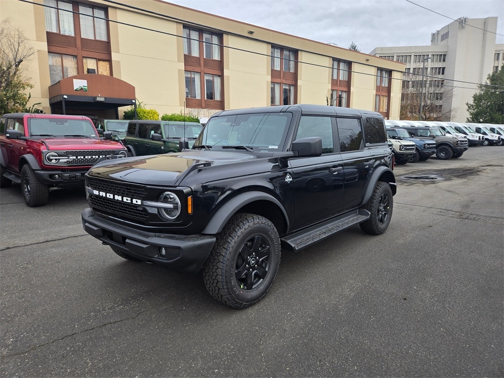 2025 Ford Bronco 4-Door Outer Banks's photo
