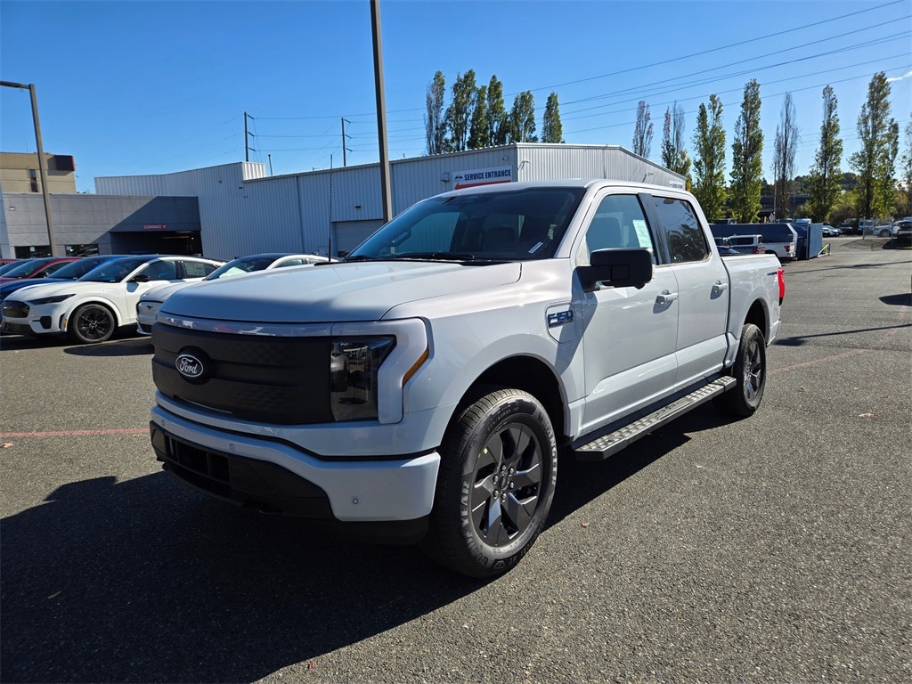 2025 Ford F-150 Lightning Flash's photo