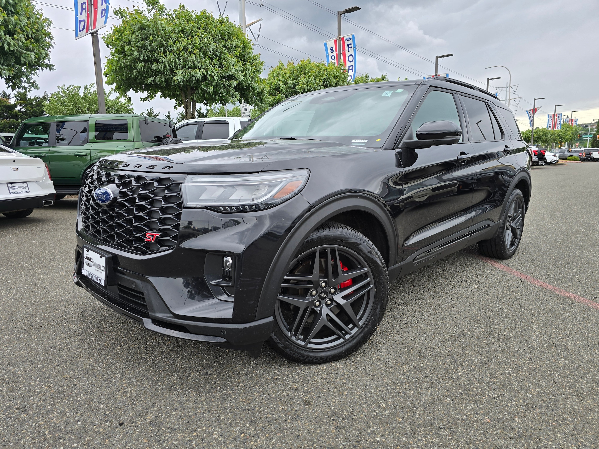 2025 Ford Explorer ST 4WD (PL535)'s photo