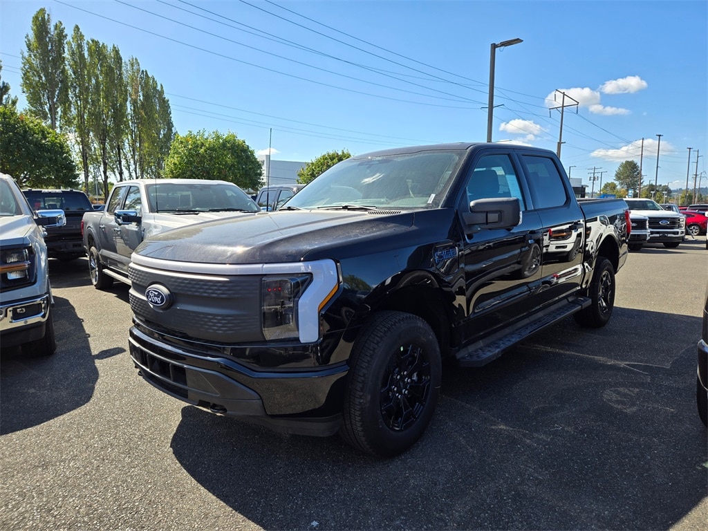 2025 Ford F-150 Lightning TRUCK 