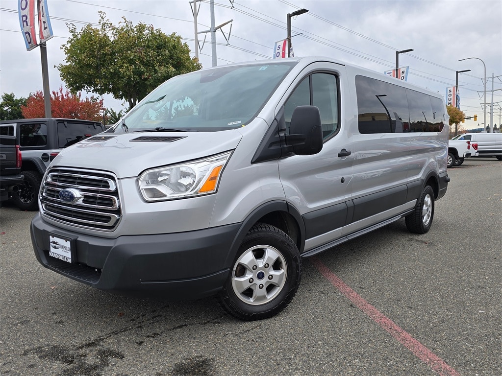 2017 Ford Transit Wagon XLT's photo