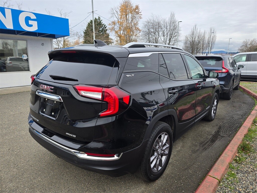 Used 2024 GMC Terrain SLT SUV