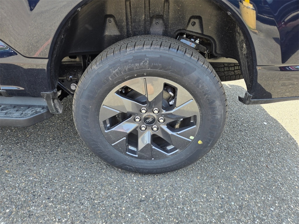 2025 Ford F-150 Lightning Lariat - Photo 9