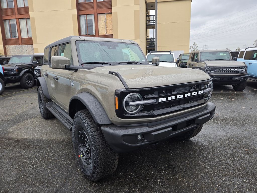 New 2026 Ford Bronco Outer Banks SUV
