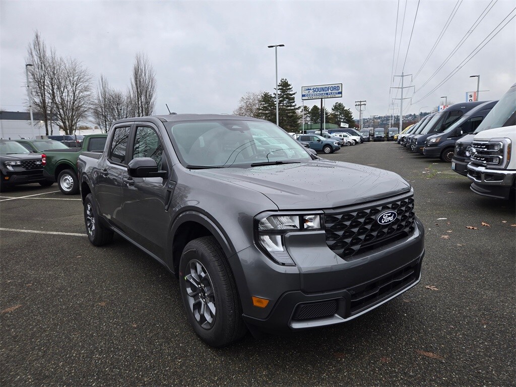 2025 Ford Maverick XLT photo 2