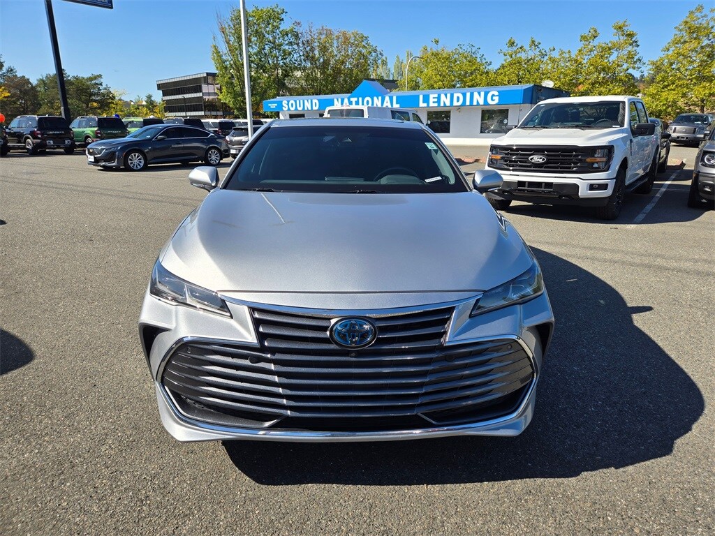 2021 Toyota Avalon Hybrid Limited photo 2