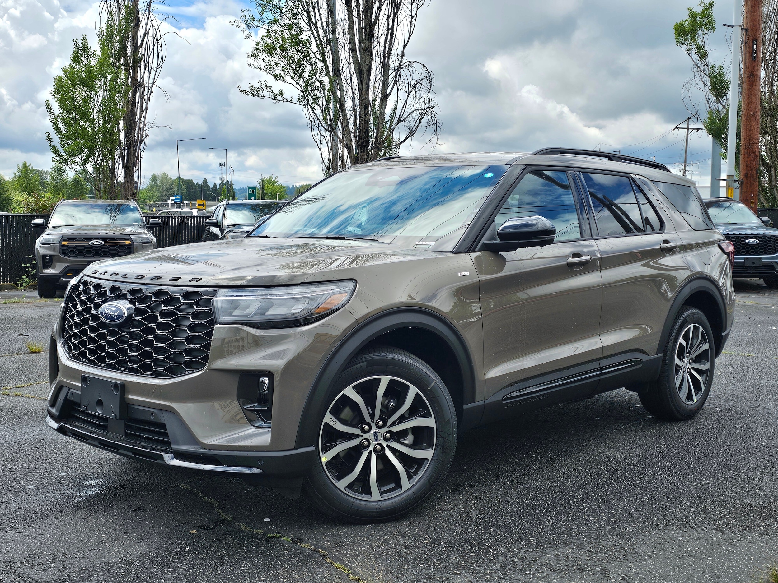 2026 Ford Explorer ST-LINE 4WD's photo