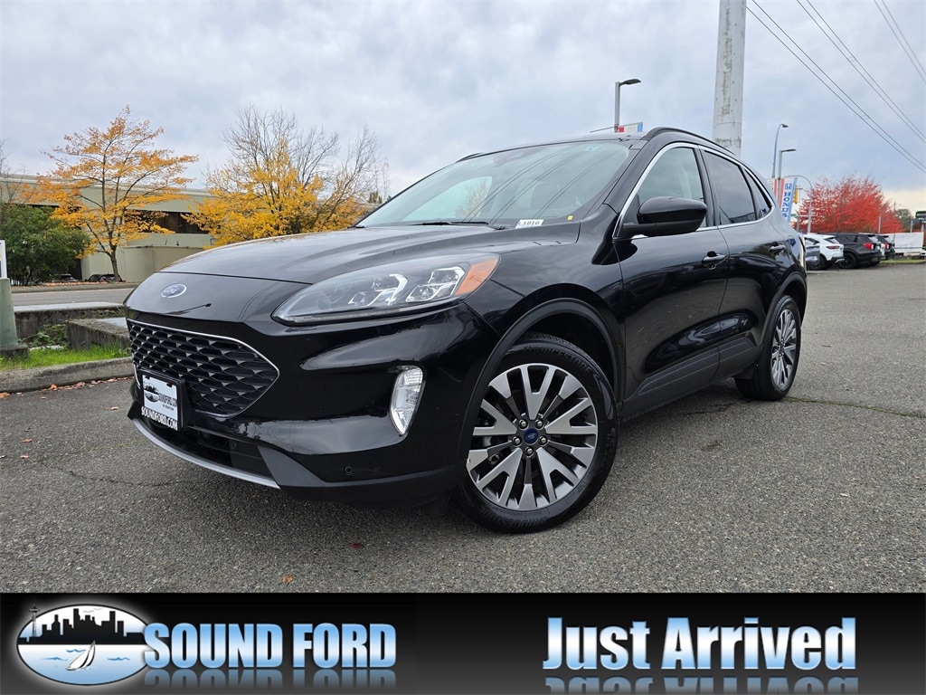 Used 2022 Ford Escape Titanium SUV