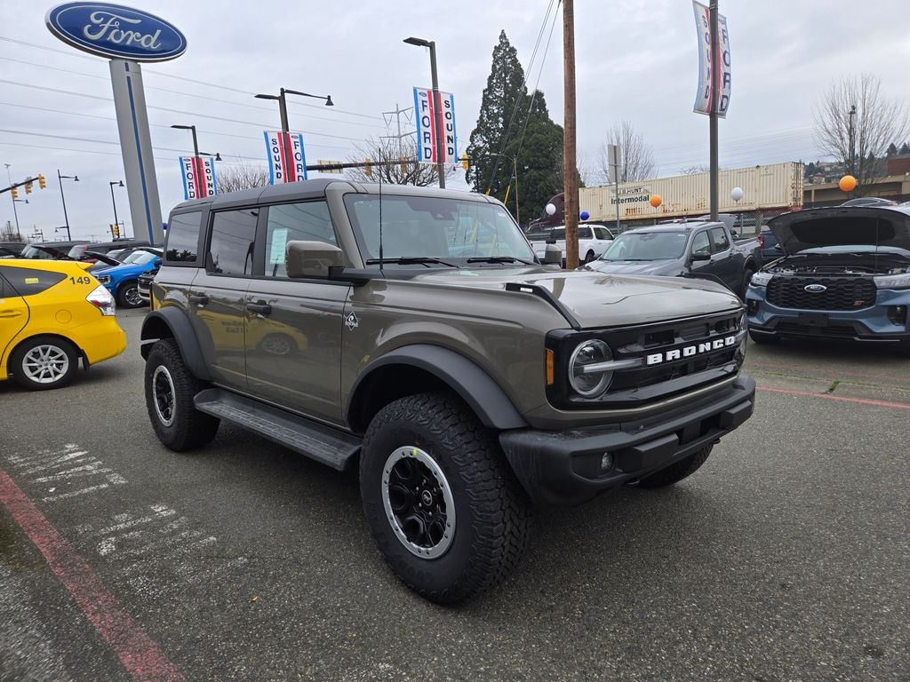 New 2026 Ford Bronco Outer Banks SUV