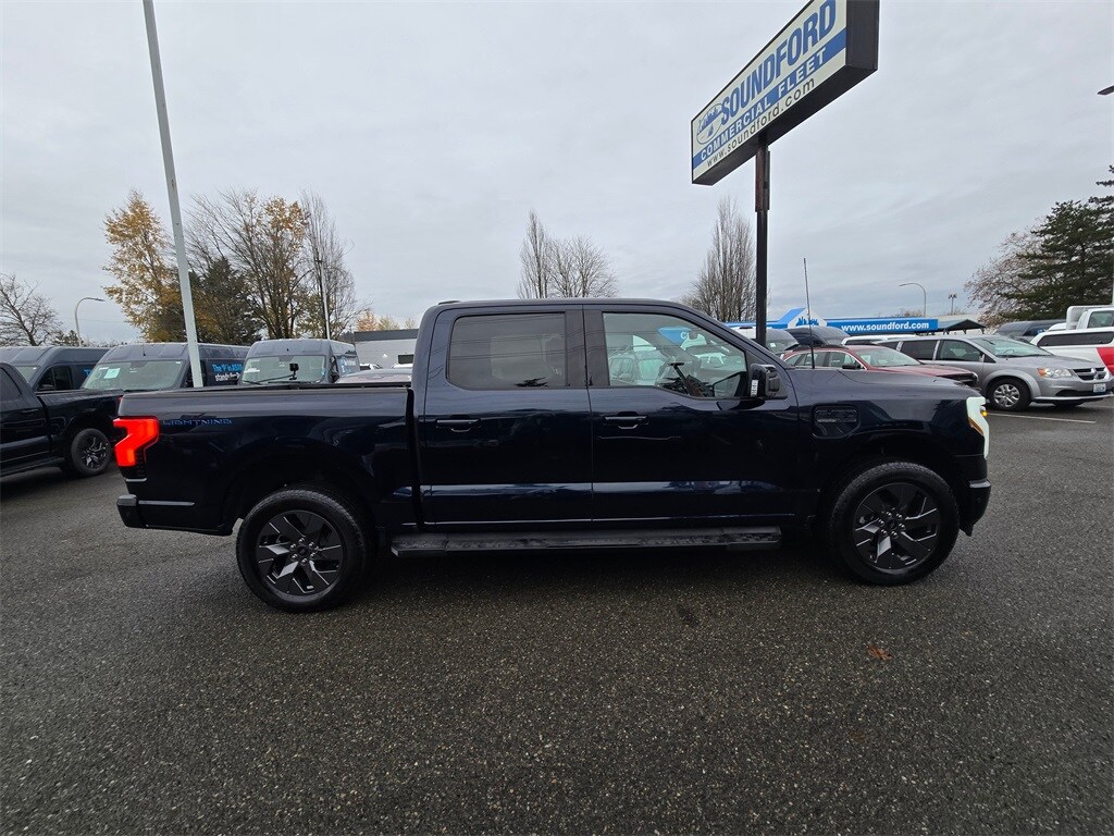 2023 Ford F-150 Lightning Lariat photo 4