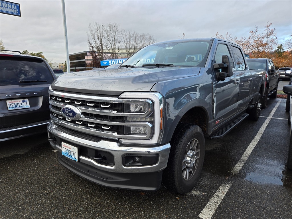 Used 2024 Ford F-250SD Lariat Truck