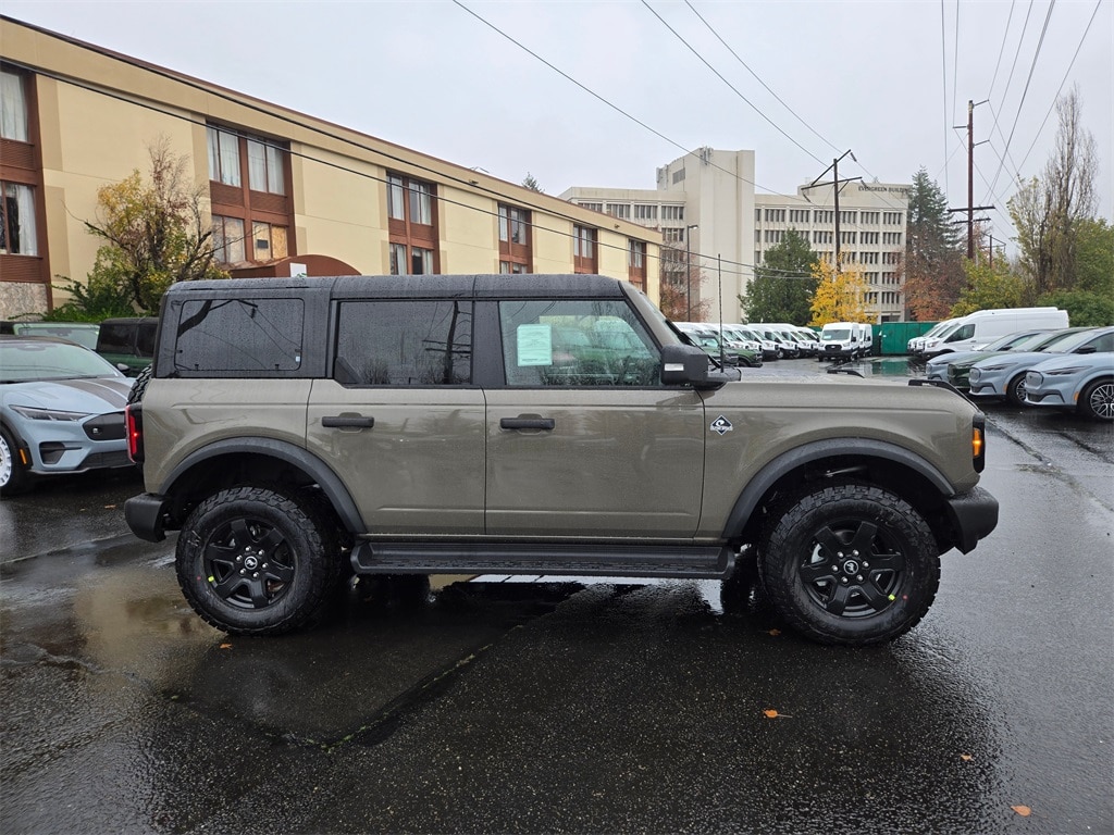 New 2025 Ford Bronco Outer Banks SUV