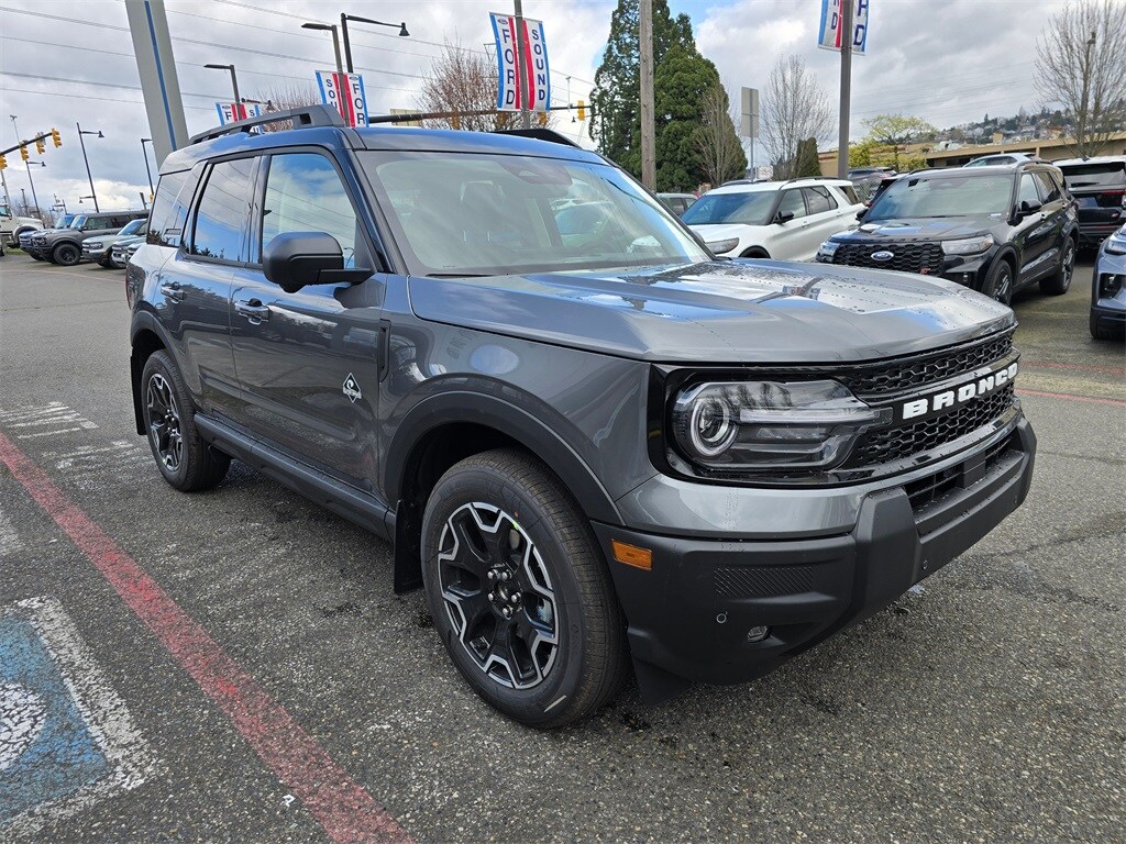 2025 Ford Bronco Sport Outer Banks photo 3