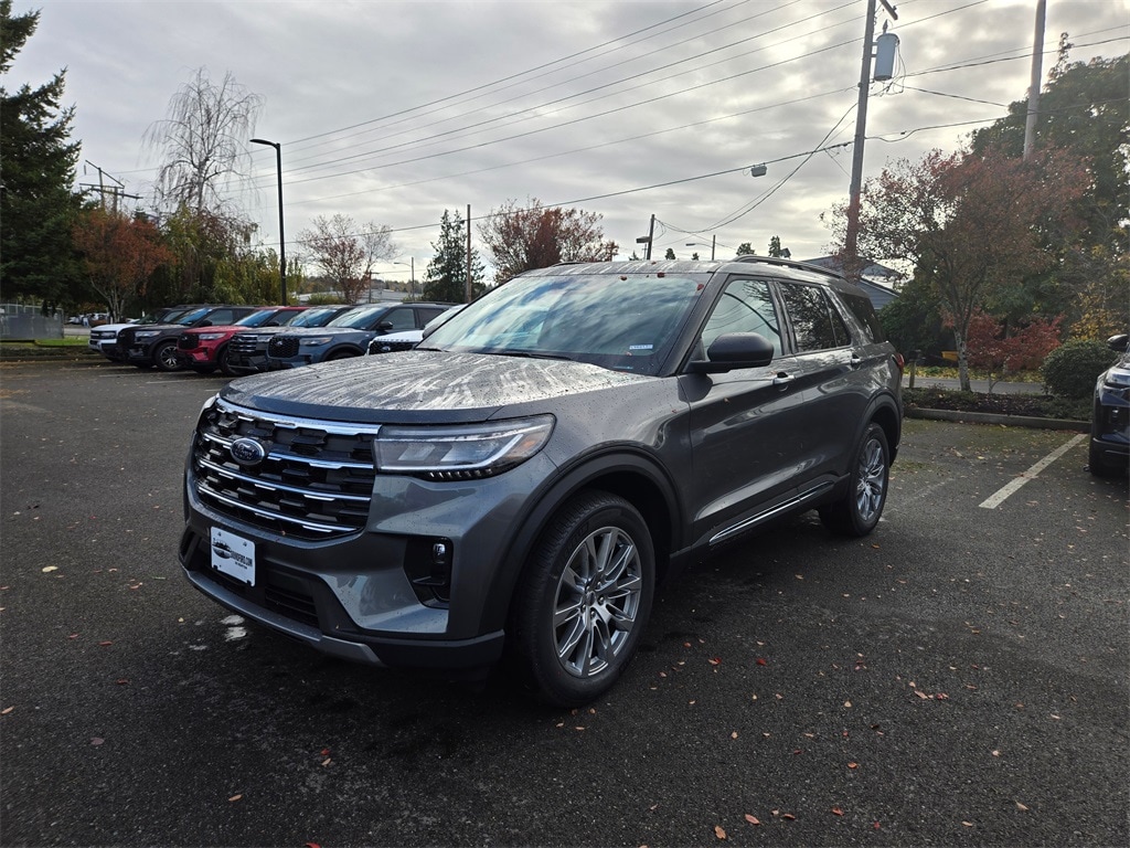 2025 Ford Explorer Active's photo