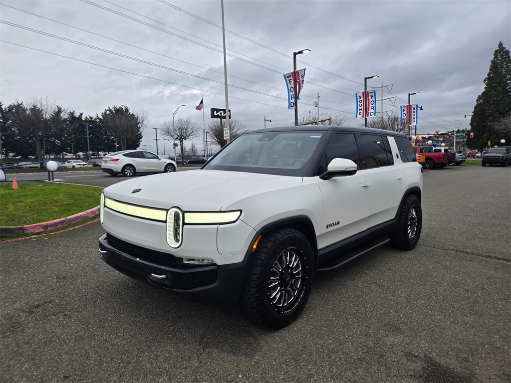 2024 Rivian R1S Adventure's photo
