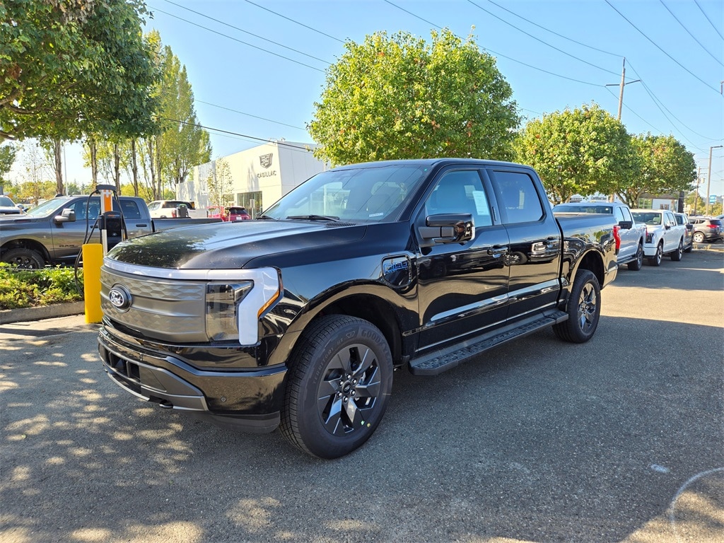 2025 Ford F-150 Lightning Lariat's photo