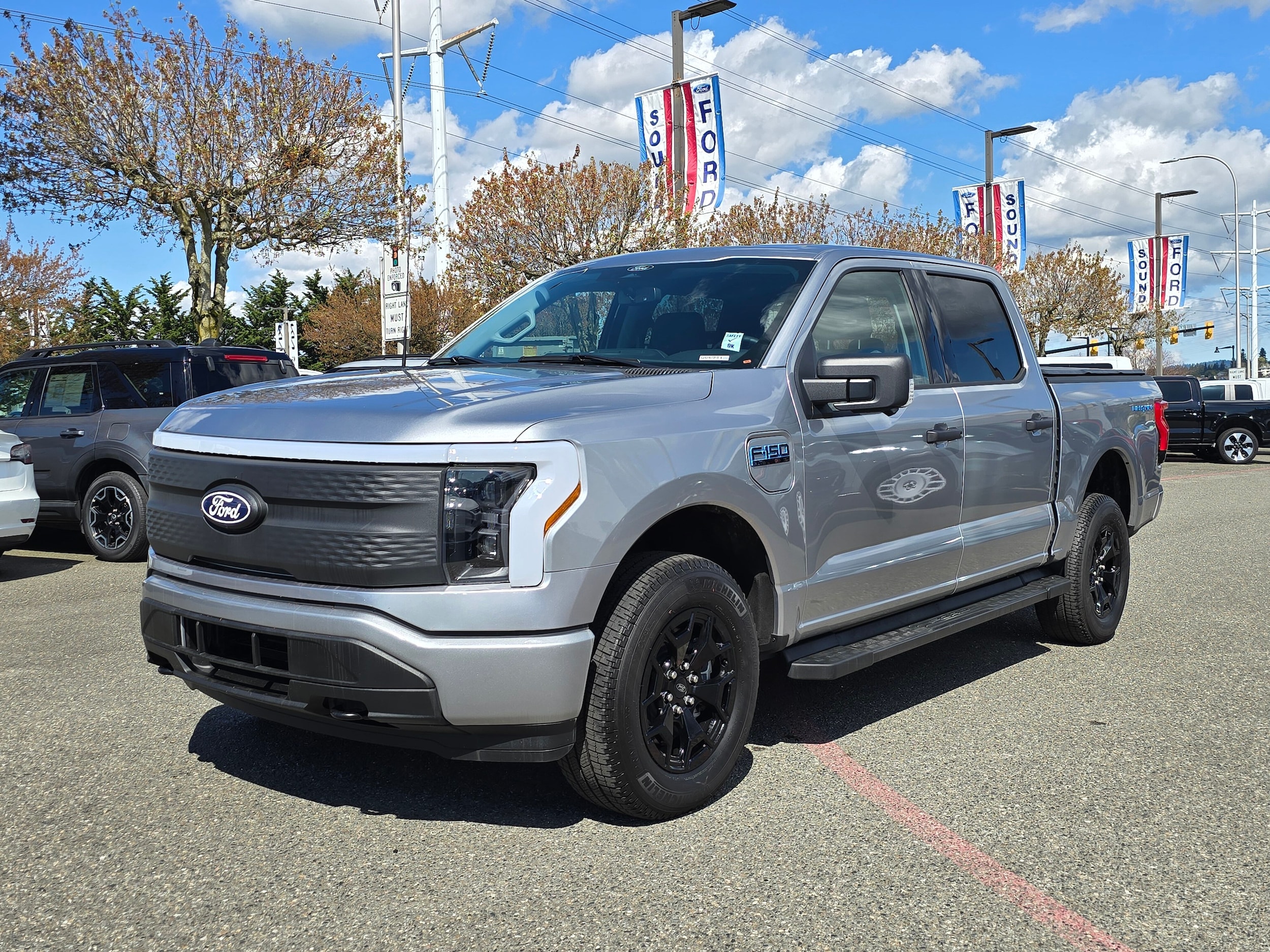 2025 Ford F-150 Lightning SuperCrew 