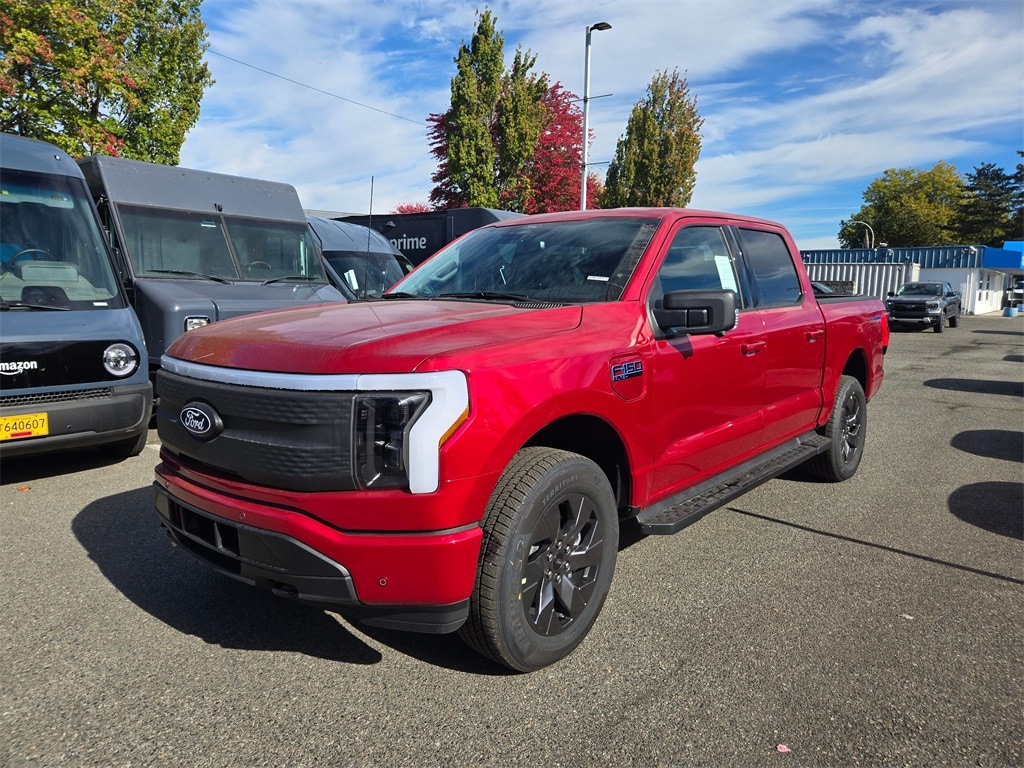 2025 Ford F-150 Lightning Flash's photo