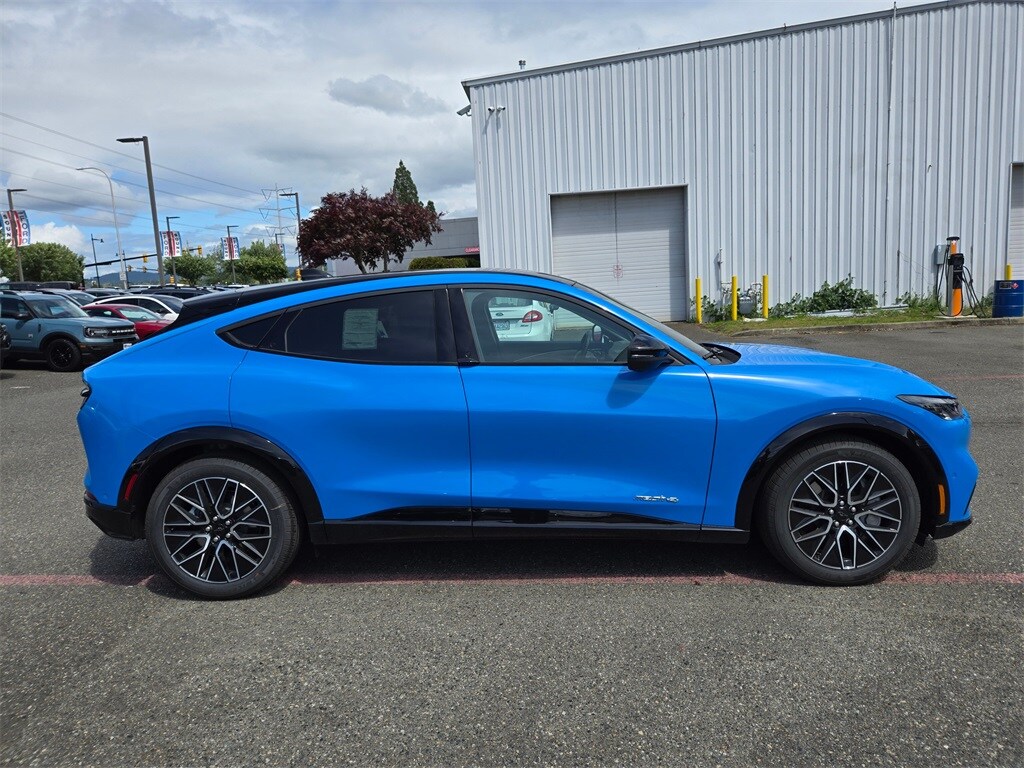 2024 Ford Mustang Mach-E Premium photo 4