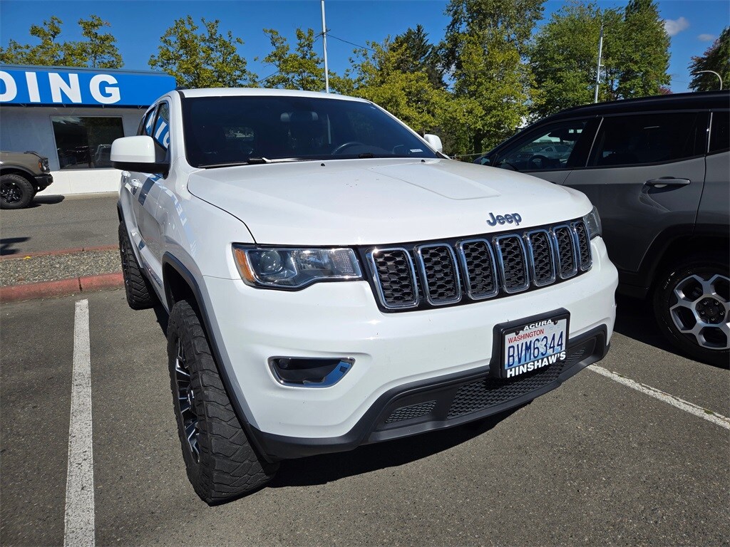 2019 Jeep Grand Cherokee Laredo photo 2