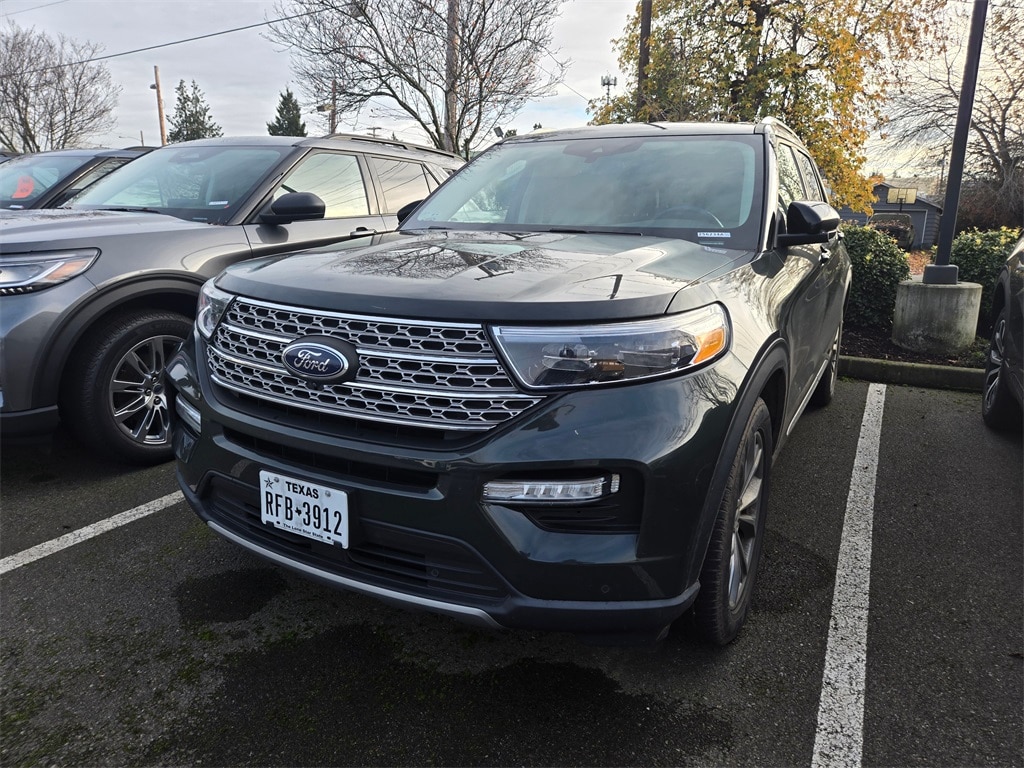 2022 Ford Explorer Limited's photo