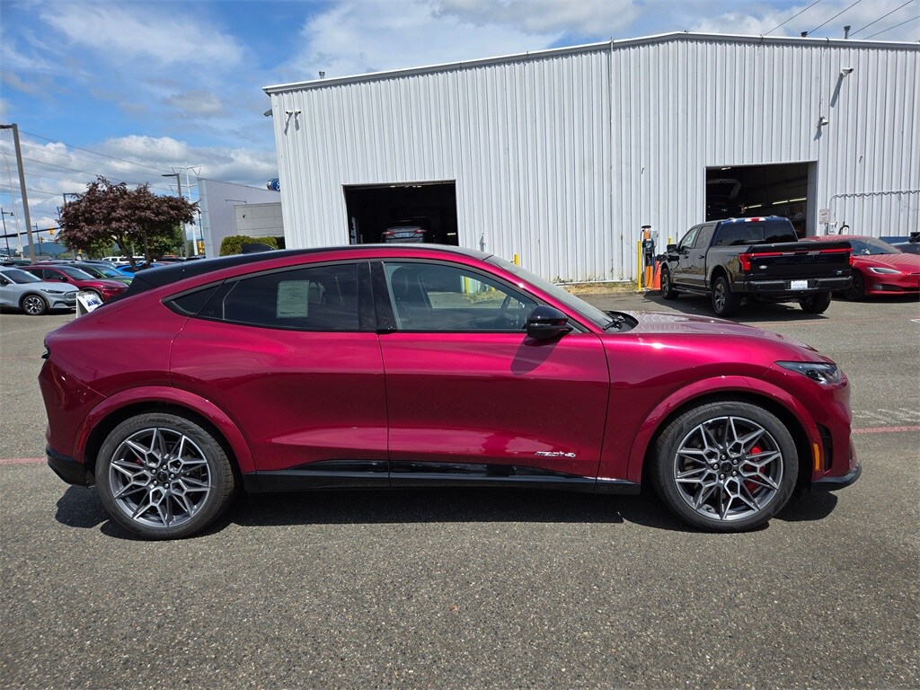 2025 Ford Mustang Mach-E GT photo 4