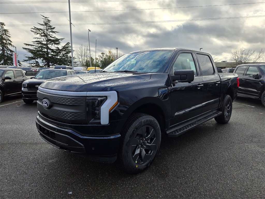2025 Ford F-150 Lightning Flash's photo