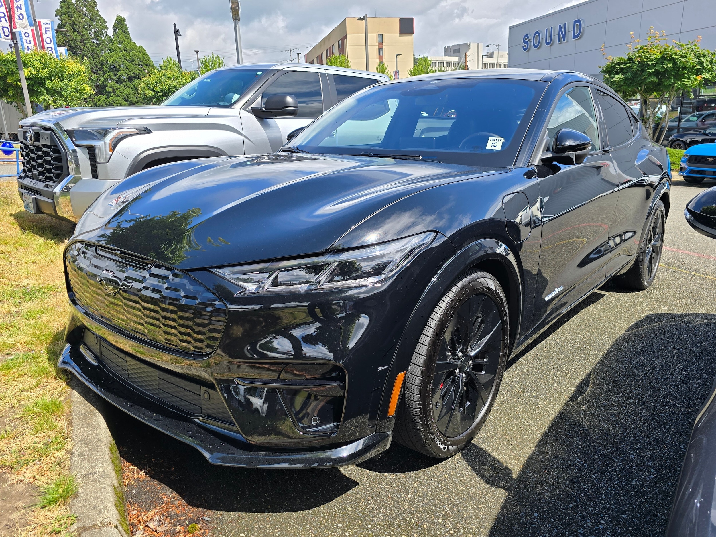 2025 Ford Mustang Mach-E UT 