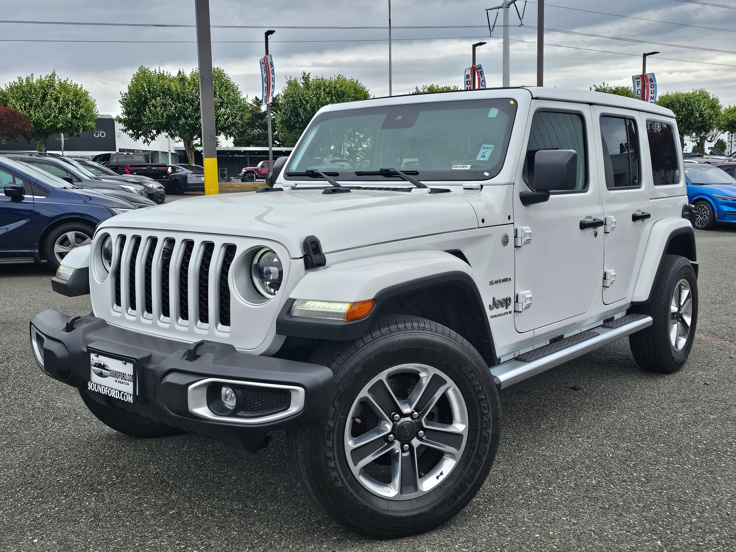 2023 Jeep Wrangler Sahara's photo