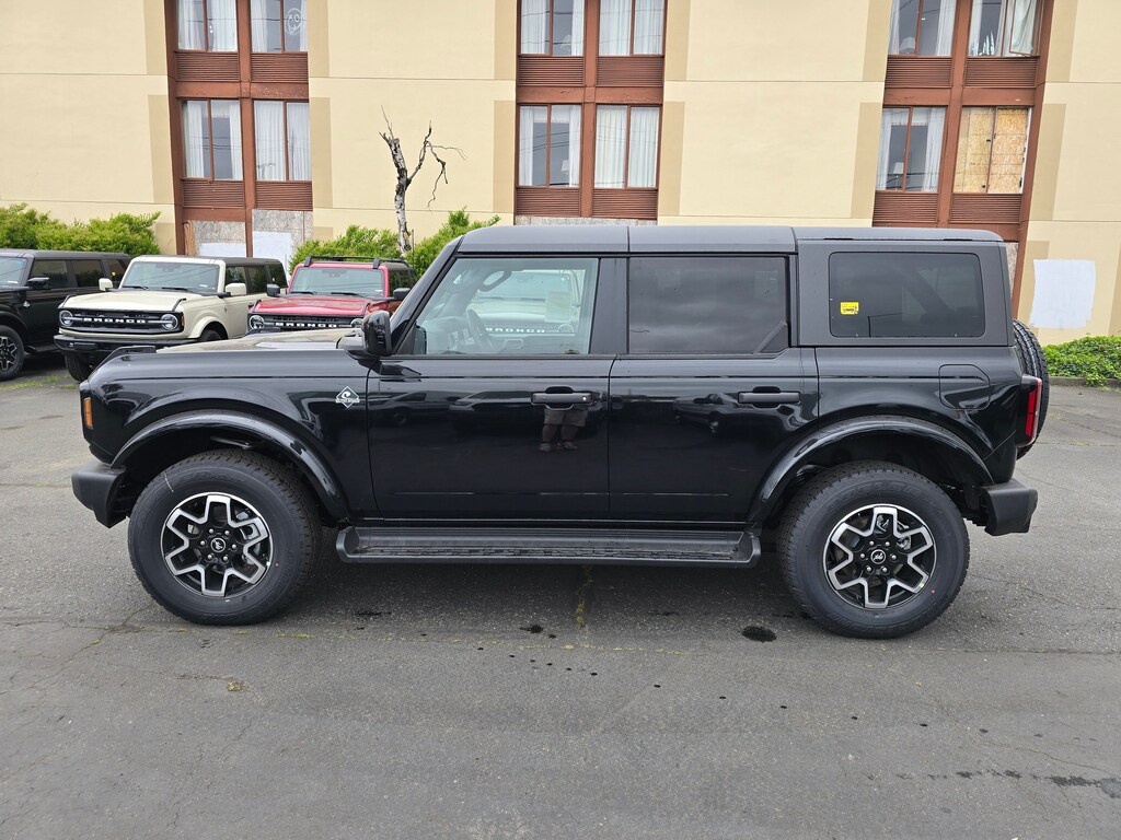 New 2026 Ford Bronco Outer Banks UT