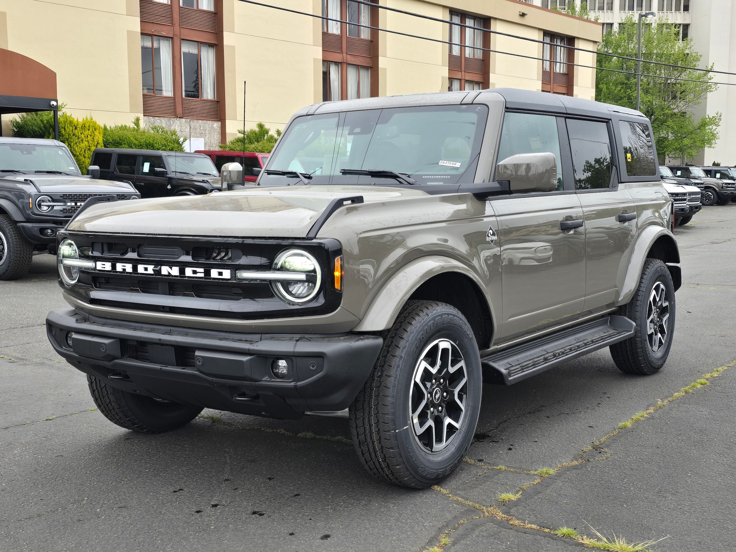 2026 Ford Bronco Outer Banks 4x4's photo