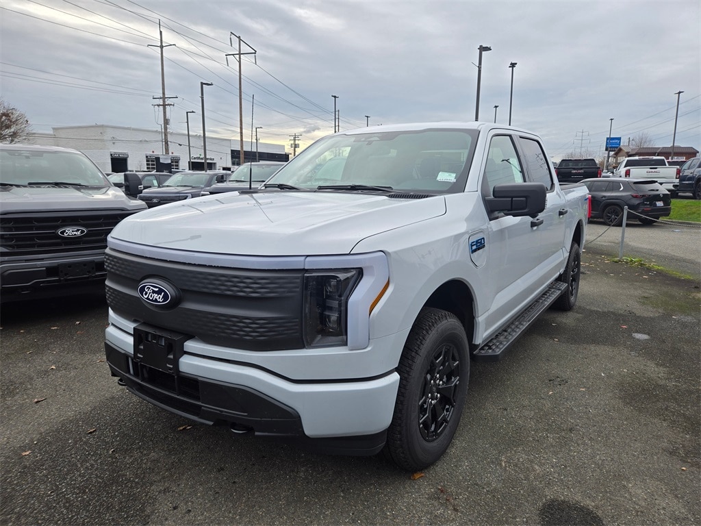 2025 Ford F-150 Lightning XLT's photo