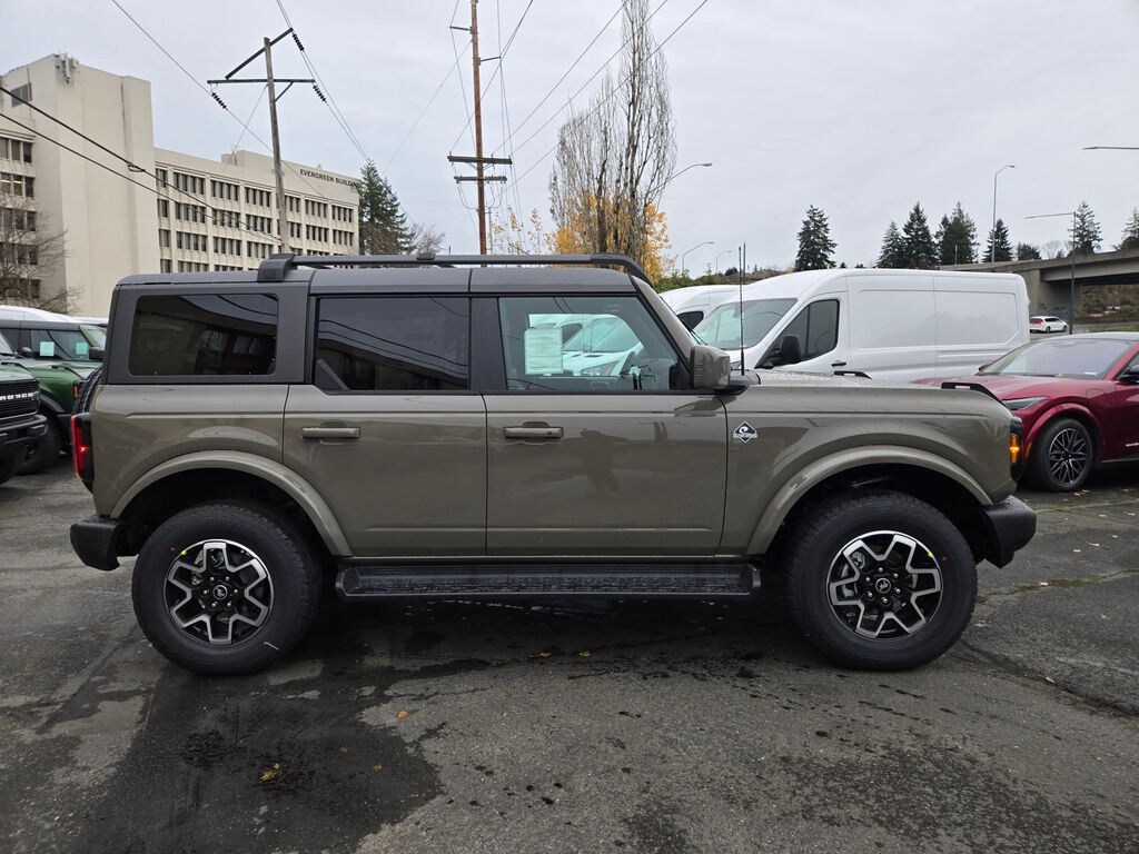 New 2025 Ford Bronco Outer Banks SUV
