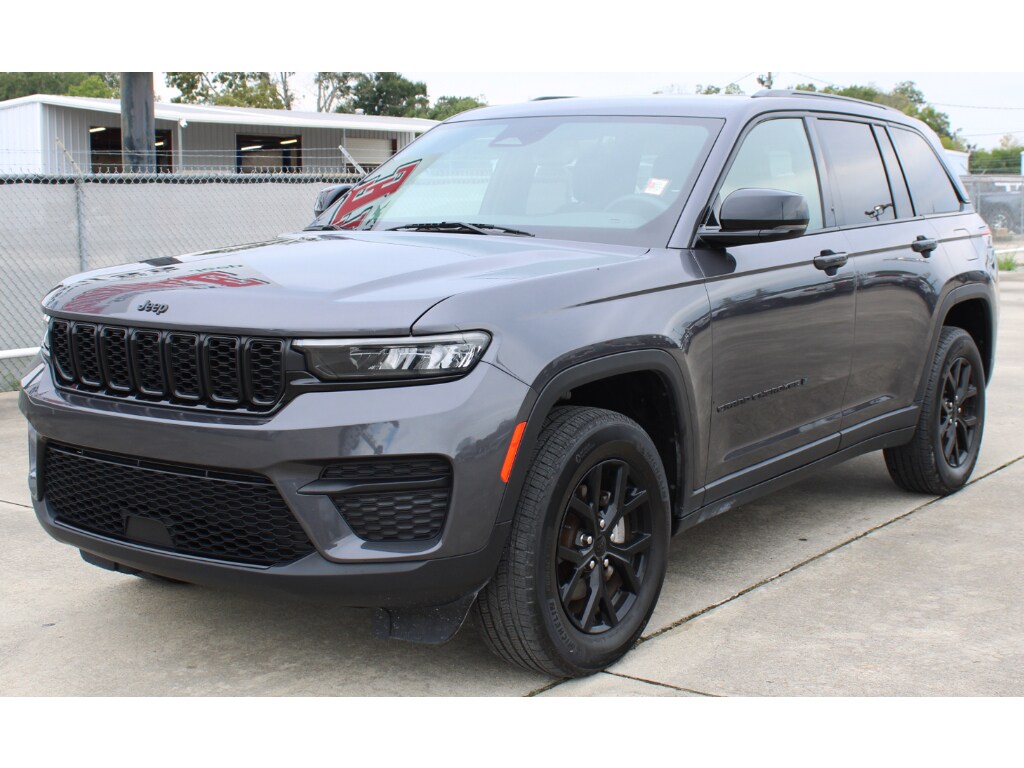 Used 2024 Jeep Grand Cherokee Altitude Sport Utility