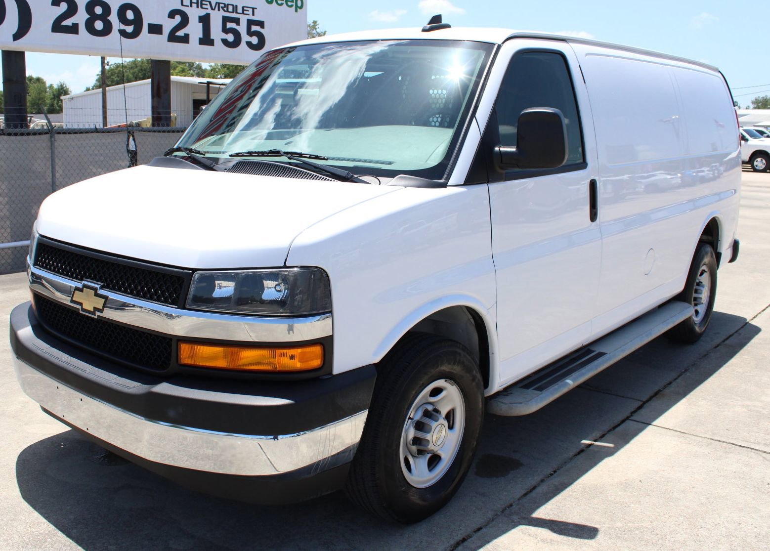 2023 Chevrolet Express 2500 Work Cargo Van photo 2