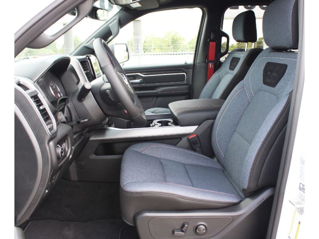New 2026 Ram 1500 LONE STAR CREW CAB 4X4 5'7 BOX Pickup