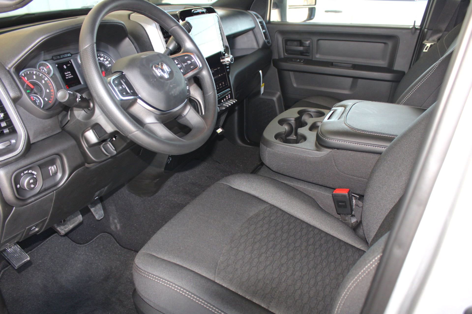 2026 Ram 2500 Tradesman photo 4