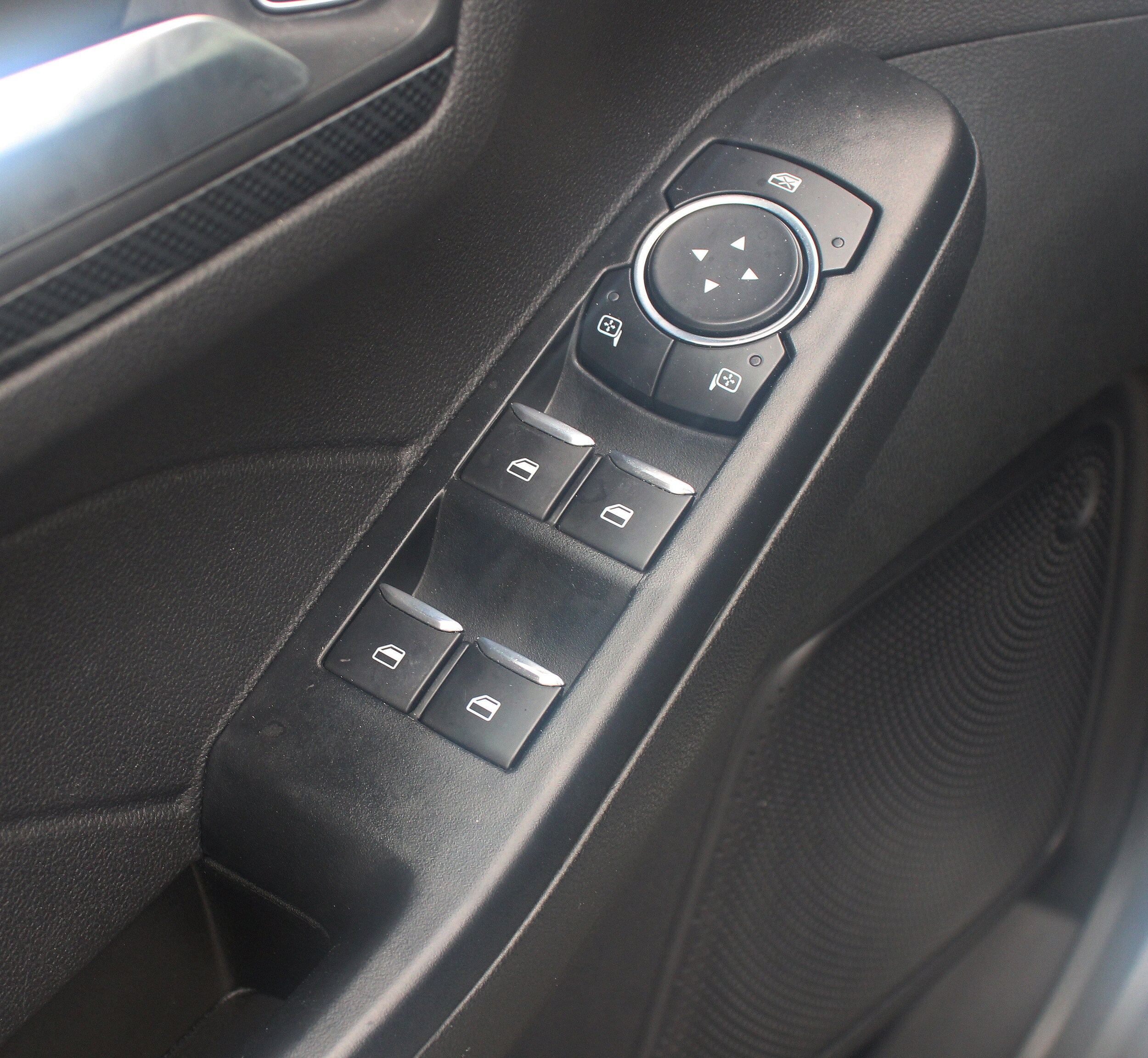 2023 Ford Escape ST-Line photo 3