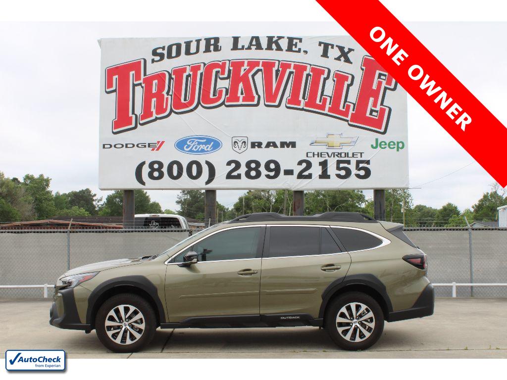 2025 Subaru Outback Premium's photo